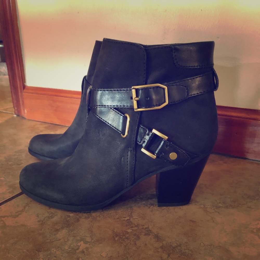 Women’s suede look booties